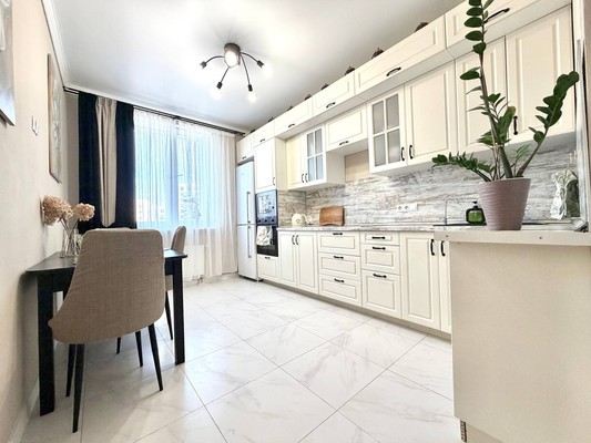 Продам трехкомнатную (3-комн.) квартиру, Полковника Романова ул, 5, Нагорное п