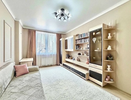 Продам трехкомнатную (3-комн.) квартиру, Полковника Романова ул, 5, Нагорное п