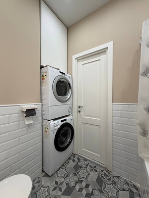 Продам трехкомнатную (3-комн.) квартиру, Полковника Романова ул, 5, Нагорное п
