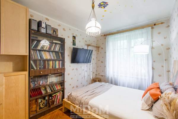 Продам двухкомнатную (2-комн.) квартиру, Тихорецкий пр-кт, 7к4, Санкт-Петербург г