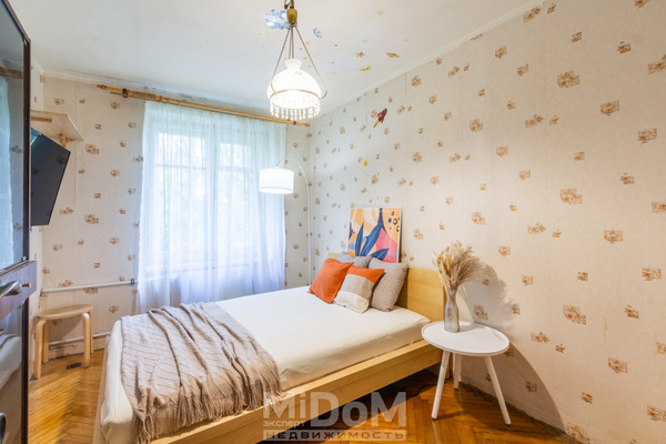 Продам двухкомнатную (2-комн.) квартиру, Тихорецкий пр-кт, 7к4, Санкт-Петербург г