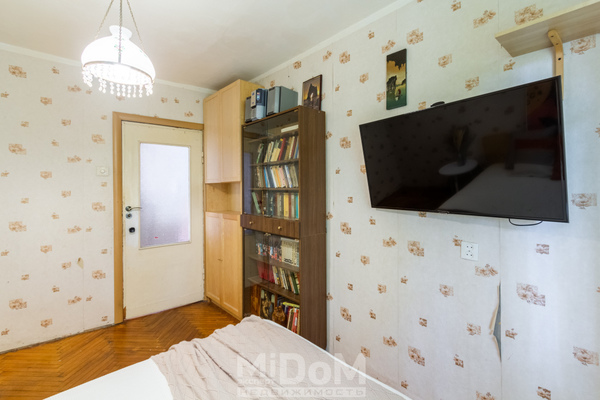 Продам двухкомнатную (2-комн.) квартиру, Тихорецкий пр-кт, 7к4, Санкт-Петербург г