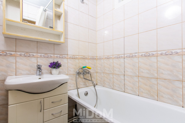 Продам двухкомнатную (2-комн.) квартиру, Тихорецкий пр-кт, 7к4, Санкт-Петербург г