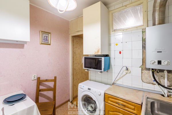Продам двухкомнатную (2-комн.) квартиру, Тихорецкий пр-кт, 7к4, Санкт-Петербург г