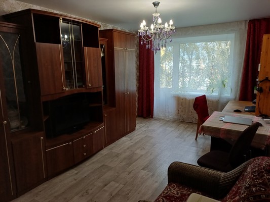 Продам трехкомнатную (3-комн.) квартиру, Псковская ул, 38, Великий Новгород г