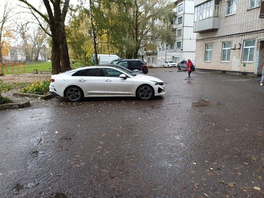 Продам трехкомнатную (3-комн.) квартиру, Псковская ул, 38, Великий Новгород г