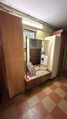 Продам 2-комн. в 8-комн. квартире, Красных Партизан ул, 10, Колпино г