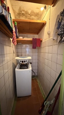 Продам 2-комн. в 8-комн. квартире, Красных Партизан ул, 10, Колпино г