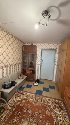 Продам 2-комн. в 8-комн. квартире, Красных Партизан ул, 10, Колпино г