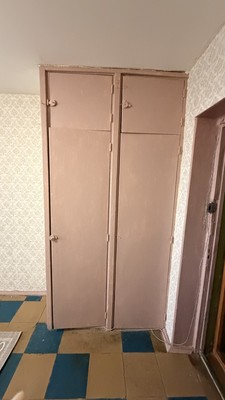 Продам 2-комн. в 8-комн. квартире, Красных Партизан ул, 10, Колпино г