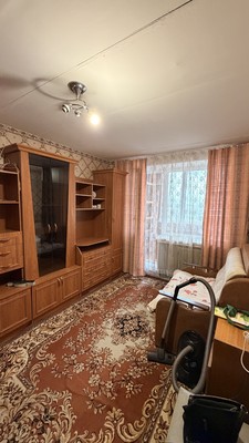 Продам 2-комн. в 8-комн. квартире, Красных Партизан ул, 10, Колпино г