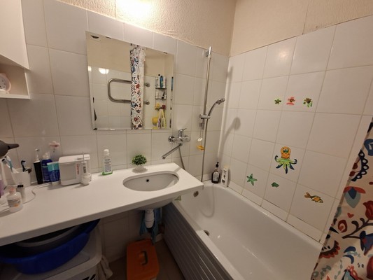Продам двухкомнатную (2-комн.) квартиру, Северный (Купелинка мкр) кв-л, 15, Сапроново д