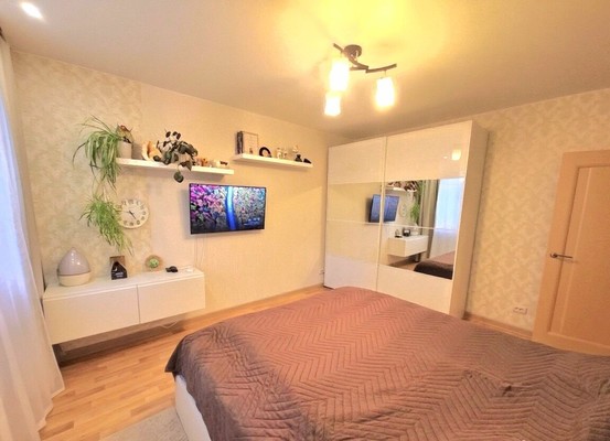 Продам двухкомнатную (2-комн.) квартиру, Северный (Купелинка мкр) кв-л, 15, Сапроново д