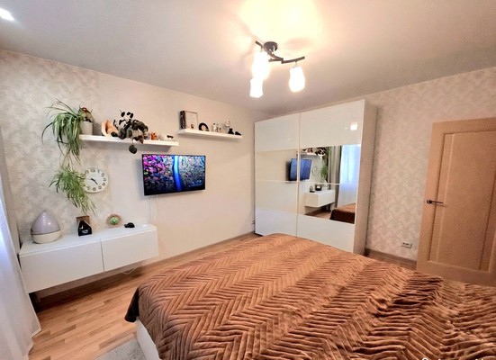 Продам двухкомнатную (2-комн.) квартиру, Северный (Купелинка мкр) кв-л, 15, Сапроново д
