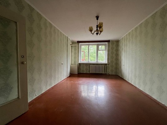 Продам трехкомнатную (3-комн.) квартиру, Иртышская ул, 2А, Симферополь г