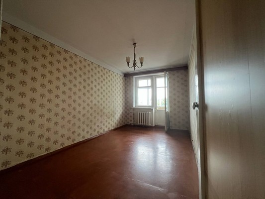 Продам трехкомнатную (3-комн.) квартиру, Иртышская ул, 2А, Симферополь г