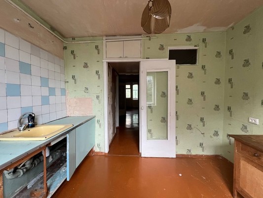 Продам трехкомнатную (3-комн.) квартиру, Иртышская ул, 2А, Симферополь г
