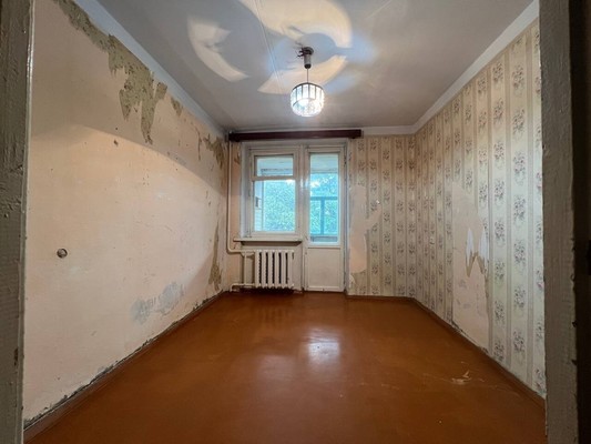 Продам трехкомнатную (3-комн.) квартиру, Иртышская ул, 2А, Симферополь г