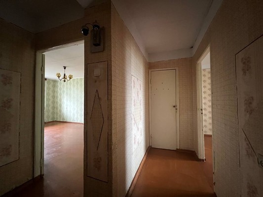 Продам трехкомнатную (3-комн.) квартиру, Иртышская ул, 2А, Симферополь г