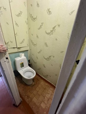Продам трехкомнатную (3-комн.) квартиру, Иртышская ул, 2А, Симферополь г