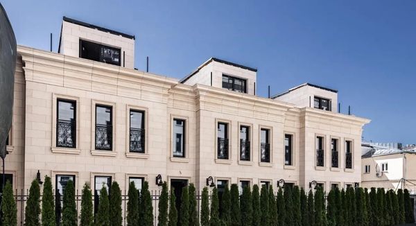 Продам коммерческое помещение 1 000 м2, Большая Татарская ул, 21 4, Москва г