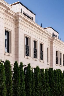 Продам коммерческое помещение 1 000 м2, Большая Татарская ул, 21 4, Москва г