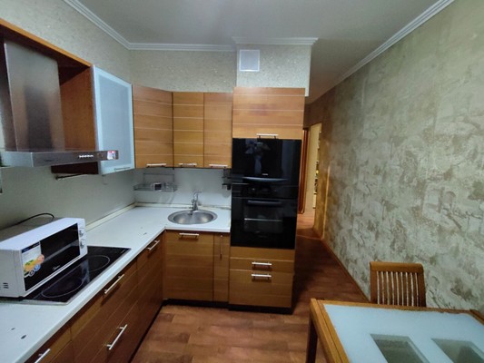 Продам трехкомнатную (3-комн.) квартиру, Мячковский б-р, 3, Москва г