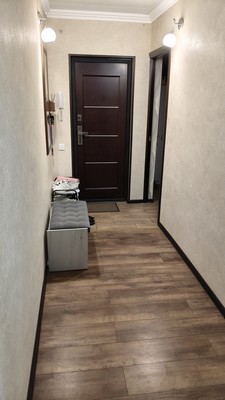 Продам трехкомнатную (3-комн.) квартиру, 1 мкр, 47, Кропоткин г