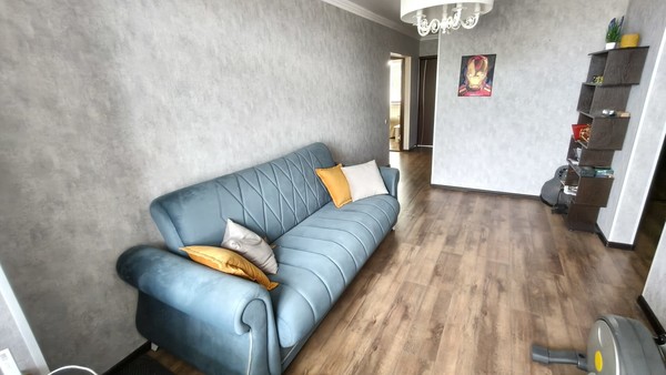 Продам трехкомнатную (3-комн.) квартиру, 1 мкр, 47, Кропоткин г