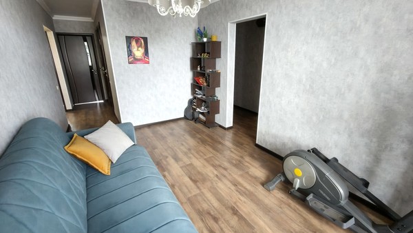 Продам трехкомнатную (3-комн.) квартиру, 1 мкр, 47, Кропоткин г