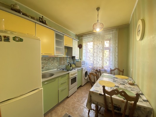 Продам двухкомнатную (2-комн.) квартиру, Московская ул, 185, Тихорецк г