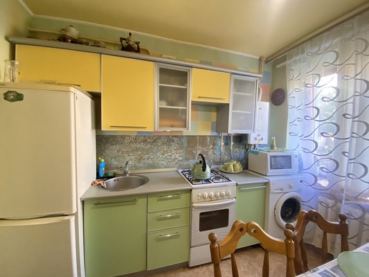 Продам двухкомнатную (2-комн.) квартиру, Московская ул, 185, Тихорецк г