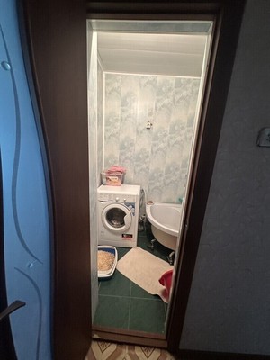 Продам двухкомнатную (2-комн.) квартиру, 1 мкр, 4, Кропоткин г