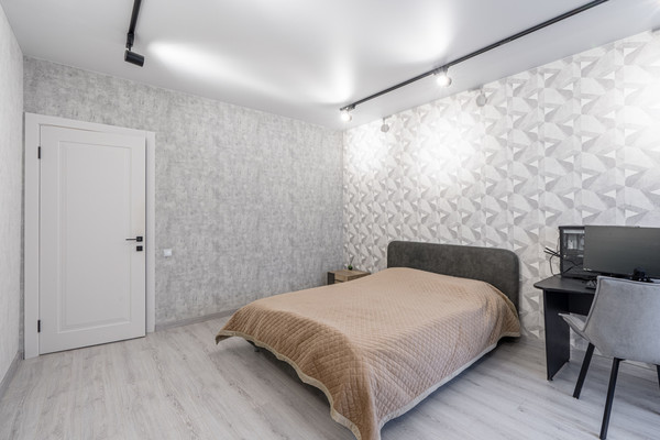 Продам трехкомнатную (3-комн.) квартиру, Николая Ершова ул, 62д, Казань г