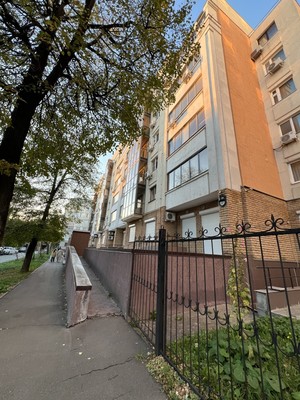Продам трехкомнатную (3-комн.) квартиру, Лесгафта ул, 3, Казань г