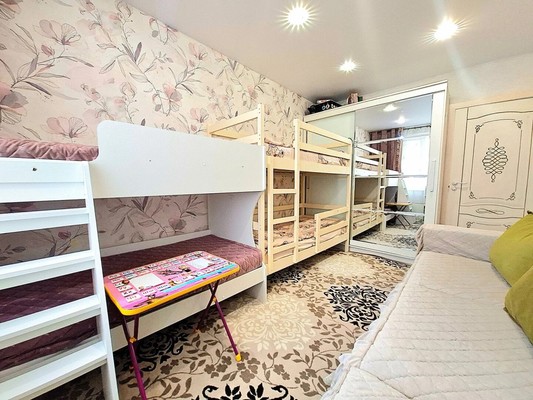 Продам трехкомнатную (3-комн.) квартиру, Завидная ул, 9, Видное г
