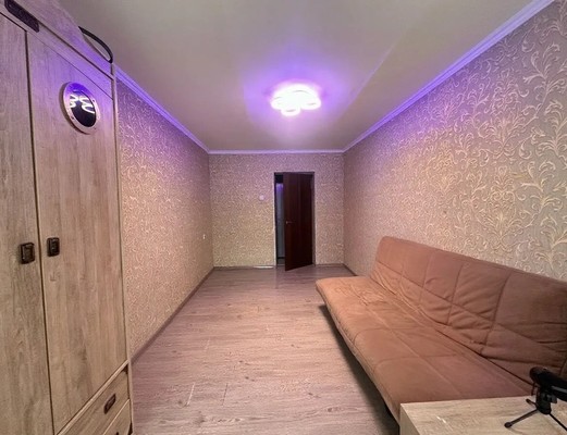 Продам трехкомнатную (3-комн.) квартиру, Алексеева ул, 50, Новороссийск г