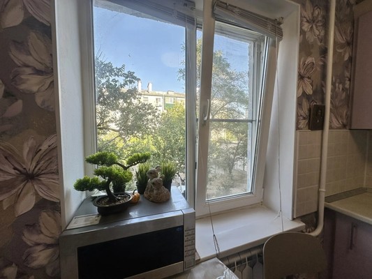 Продам трехкомнатную (3-комн.) квартиру, Алексеева ул, 50, Новороссийск г
