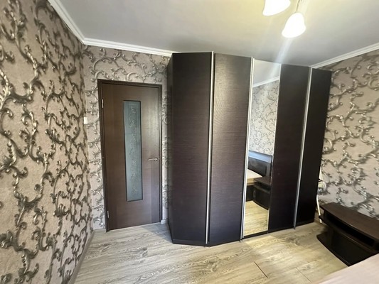 Продам трехкомнатную (3-комн.) квартиру, Алексеева ул, 50, Новороссийск г