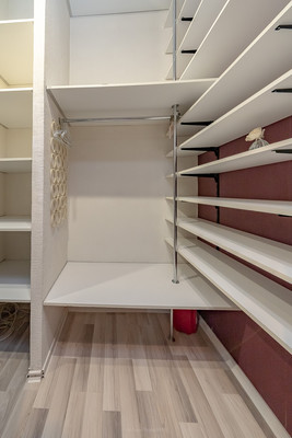 Продам трехкомнатную (3-комн.) квартиру, Ефимова ул, 6, Санкт-Петербург г