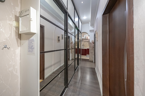 Продам трехкомнатную (3-комн.) квартиру, Ефимова ул, 6, Санкт-Петербург г