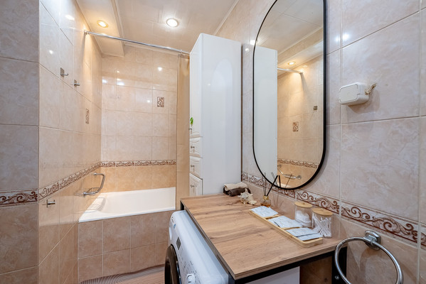 Продам трехкомнатную (3-комн.) квартиру, Ефимова ул, 6, Санкт-Петербург г