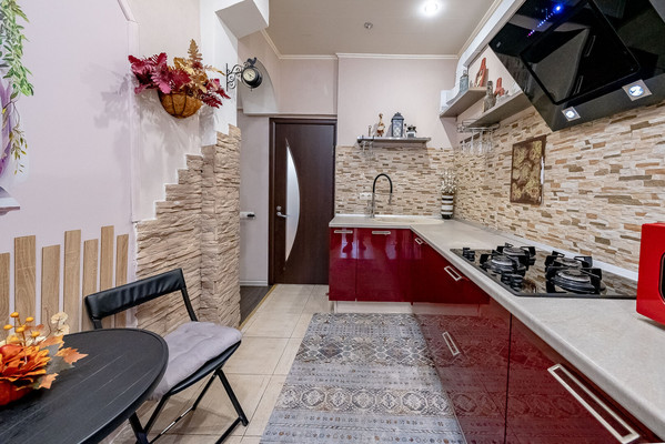 Продам трехкомнатную (3-комн.) квартиру, Ефимова ул, 6, Санкт-Петербург г