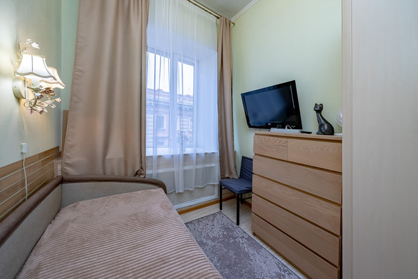 Продам трехкомнатную (3-комн.) квартиру, Ефимова ул, 6, Санкт-Петербург г