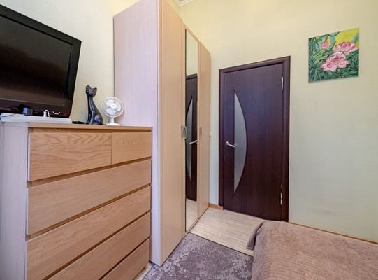 Продам трехкомнатную (3-комн.) квартиру, Ефимова ул, 6, Санкт-Петербург г