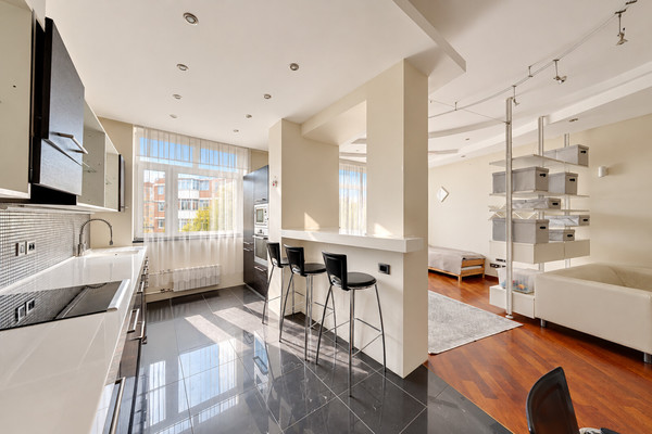 Продам трехкомнатную (3-комн.) квартиру, Ландышевая ул, 12к1, Москва г