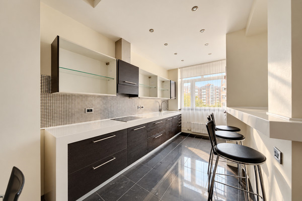 Продам трехкомнатную (3-комн.) квартиру, Ландышевая ул, 12к1, Москва г