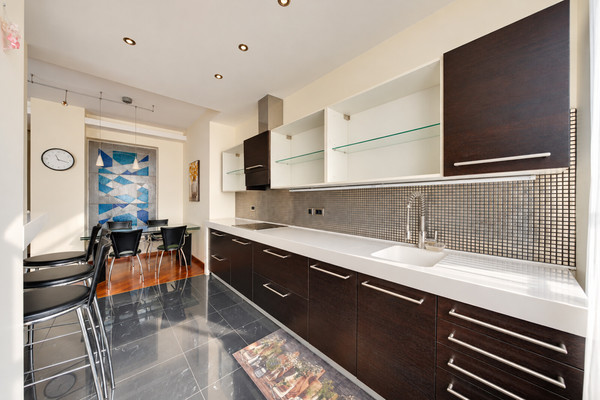 Продам трехкомнатную (3-комн.) квартиру, Ландышевая ул, 12к1, Москва г