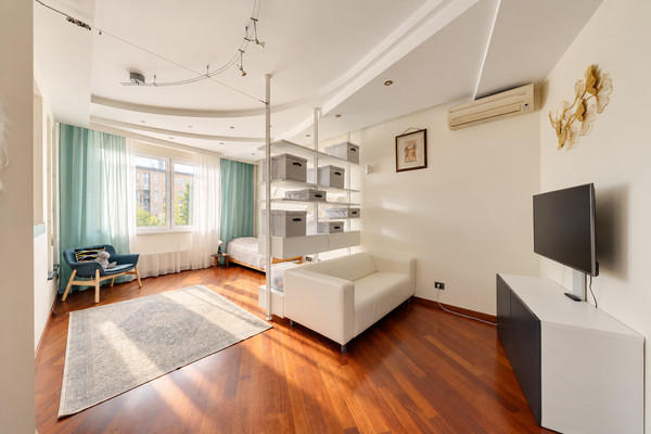 Продам трехкомнатную (3-комн.) квартиру, Ландышевая ул, 12к1, Москва г