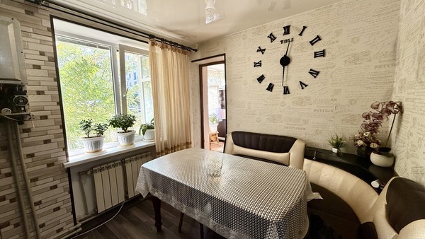 Продам трехкомнатную (3-комн.) квартиру, Фрунзе ул, 46, Бахчисарай г